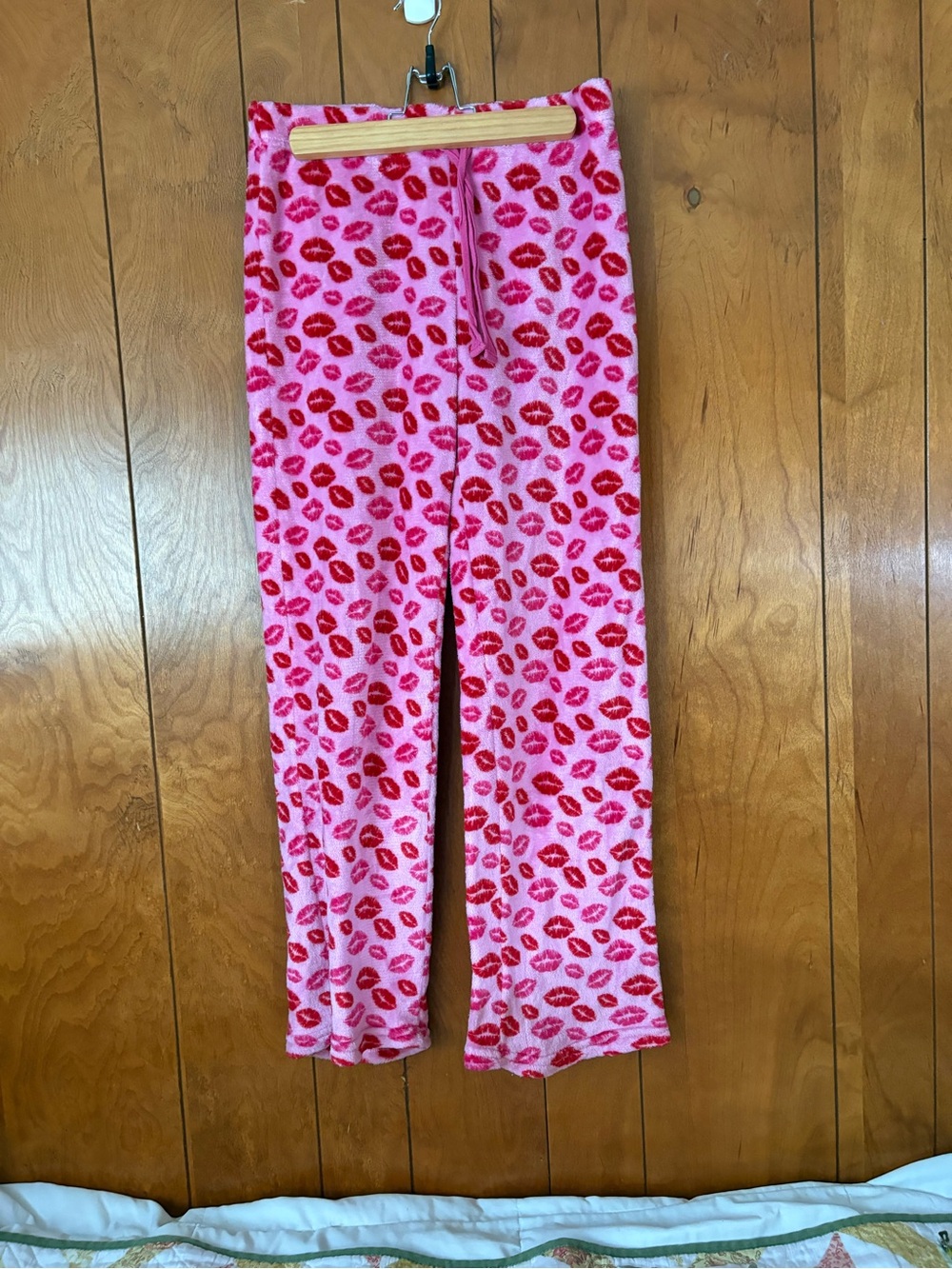 Forever 21 Pink Pajama Pants with Red Lip Print